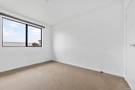 Photo of property in 22 Orton Street, Glenfield, Auckland, 0627