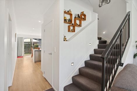 Photo of property in 7 Briddock Way, Swanson, Auckland, 0614