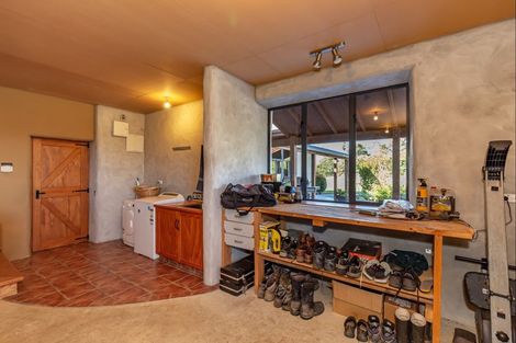 Photo of property in 100 Waihou Road, Levin, 5571