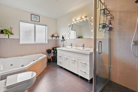 Photo of property in 29 Ina Ville Drive, Pukekohe, 2120