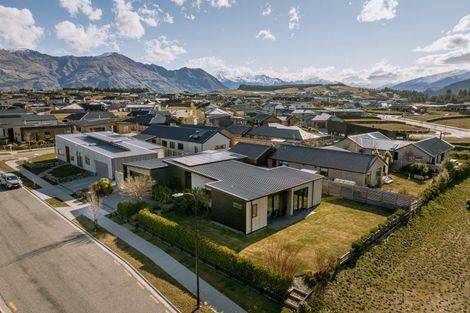 Photo of property in 4 Pounamu Avenue, Albert Town, Wanaka, 9305
