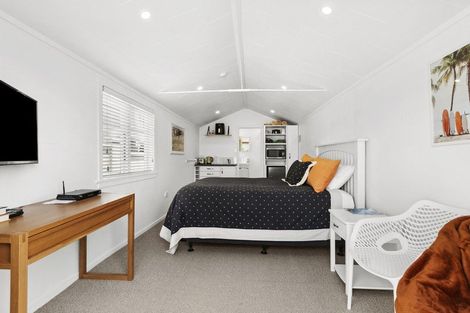 Photo of property in 4 Shearer Drive, Oakura, 4314