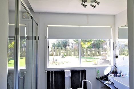 Photo of property in 15 Moray Place, Whiritoa, Whangamata, 3691