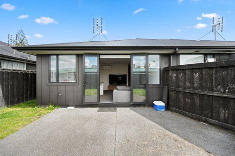 Photo of property in 2/14 Mitcham Avenue, Forest Lake, Hamilton, 3200