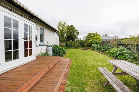 Photo of property in 27 Brightwater Terrace, Terrace End, Palmerston North, 4410