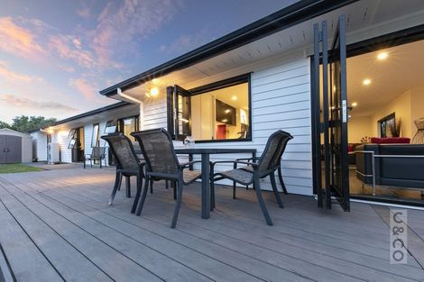 Photo of property in 10 Wautaiti Drive, Riverhead, 0820