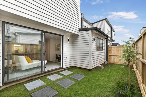 Photo of property in 14a Ropata Avenue, Point England, Auckland, 1072
