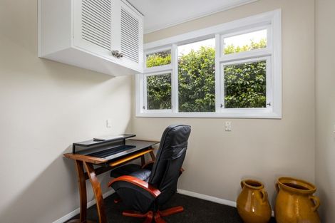 Photo of property in 30 Holsworthy Road, Lower Vogeltown, New Plymouth, 4310