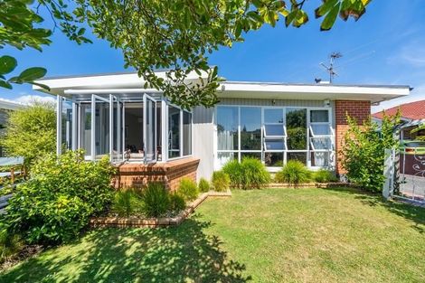 Photo of property in 68 Queens Grove, Hutt Central, Lower Hutt, 5010