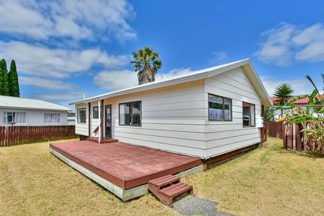 Photo of property in 33 Limond Street, Randwick Park, Auckland, 2105