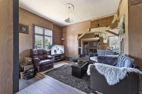 Photo of property in 143 Mako Mako Road, Levin, 5510