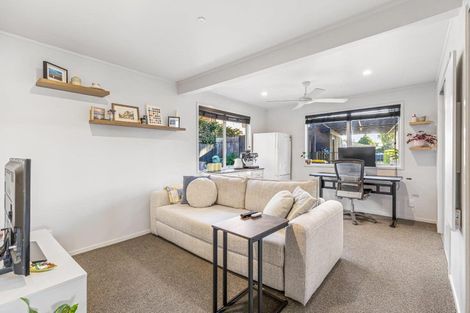 Photo of property in 52 The Circle, Manly, Whangaparaoa, 0930