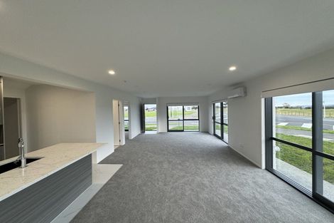 Photo of property in 2 Kaitiaki Drive, Clarks Beach, 2122