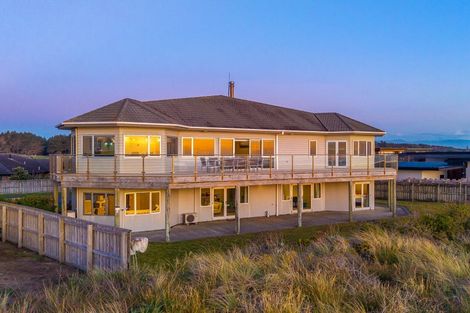 Photo of property in 3 Mariri Place, Waitarere Beach, Levin, 5510