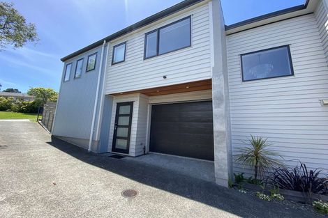Photo of property in 7a Kerria Place, Sunnynook, Auckland, 0620