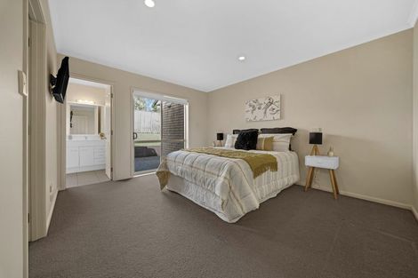Photo of property in 6 Luna Place, Henderson, Auckland, 0612