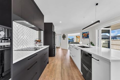 Photo of property in 9 Mutetai Road, Clarks Beach, 2122