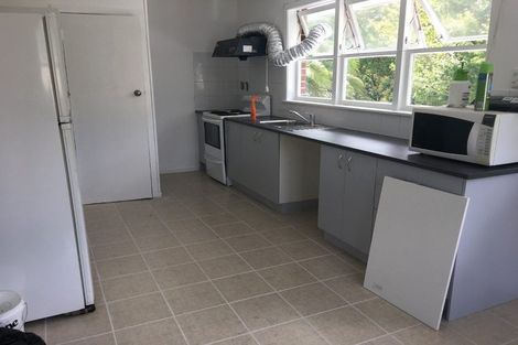 Photo of property in 31 Kingdale Road, Henderson, Auckland, 0610