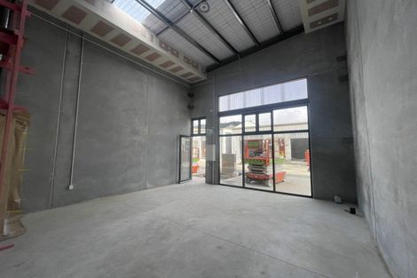 Photo of property in 1 Ara Paiwhenua, Tawa, Wellington, 5028