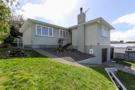 Photo of property in 16 Kenmore Street, Westown, New Plymouth, 4310