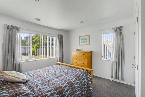 Photo of property in 127 Milne Drive, Paraparaumu, 5032