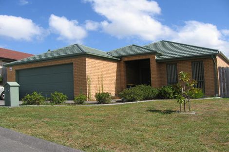 Photo of property in 11 Black Teal Close, Unsworth Heights, Auckland, 0632