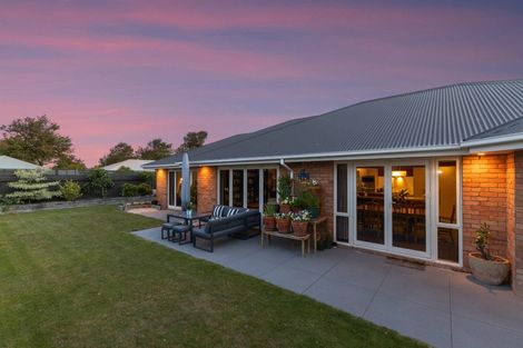 Photo of property in 7 Coolspring Way, Redwood, Christchurch, 8051