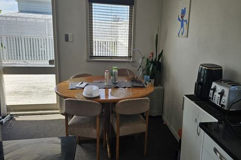 Photo of property in 557 Glenfield Road, Glenfield, Auckland, 0629