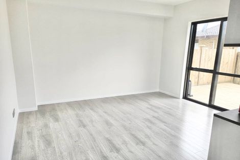 Photo of property in 2a Britannia Place, Half Moon Bay, Auckland, 2012