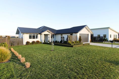 Photo of property in 28 Feist Street, Carterton, 5713