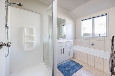 Photo of property in 13 Glenross Drive, Wattle Downs, Auckland, 2103