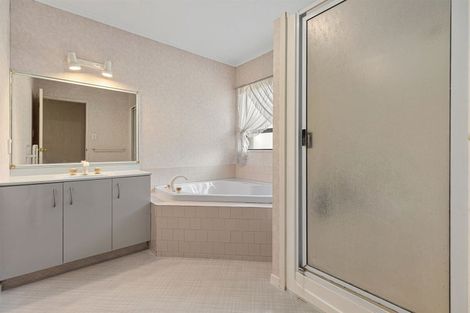 Photo of property in 4a Begonia Way, Greerton, Tauranga, 3112