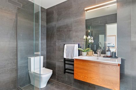 Photo of property in 1 Parkridge Place, Mount Pleasant, Christchurch, 8081