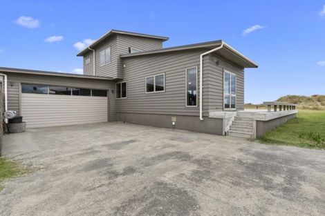 Photo of property in 8a Marine Parade South, Foxton Beach, Foxton, 4815