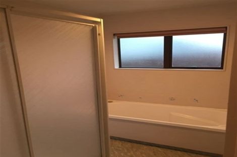 Photo of property in 66b Titirangi Road, New Lynn, Auckland, 0600