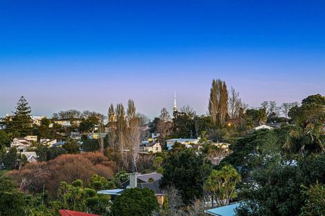 Photo of property in 3/63 College Road, Northcote, Auckland, 0627