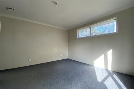 Photo of property in 6 West Harbour Drive, West Harbour, Auckland, 0618