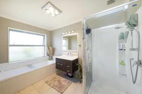 Photo of property in 9 Dryden Court, Kelvin Grove, Palmerston North, 4414