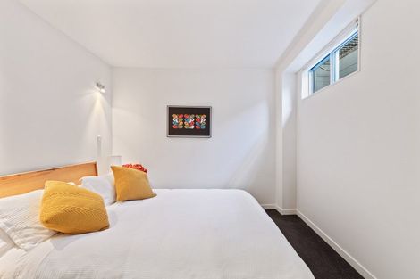 Photo of property in Weekeston Apartments, 2a Nobs Line, Strandon, New Plymouth, 4312