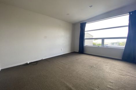 Photo of property in 38b Ruskin Road, Newlands, Wellington, 6037