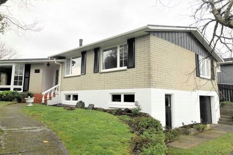 Photo of property in 27 Sunbrae Drive, Silverstream, Upper Hutt, 5019