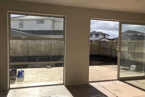 Photo of property in 23 Karokaro Road, Takanini, 2112