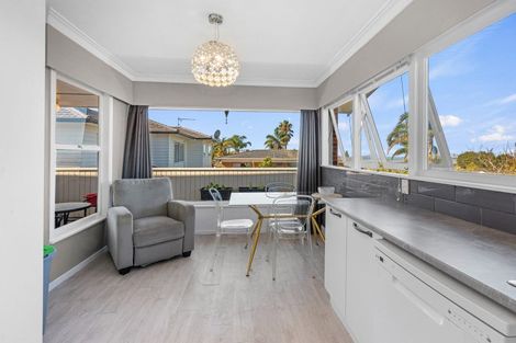 Photo of property in 75 Jaemont Avenue, Te Atatu South, Auckland, 0610