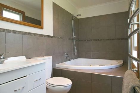 Photo of property in 9 Beachman Grove, Hilltop, Taupo, 3330