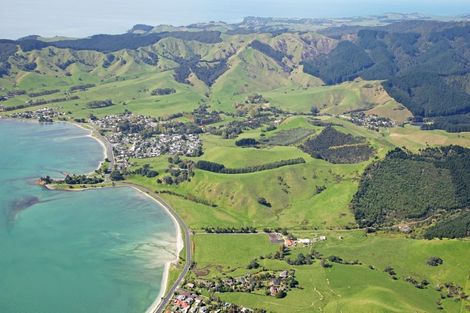 Photo of property in 1553 Clevedon Kawakawa Road, Kawakawa Bay, Papakura, 2585