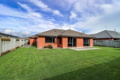 Photo of property in 17 Meridian Grove, Kelvin Grove, Palmerston North, 4414