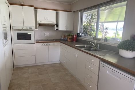 Photo of property in 50 Seaview Road, Paremata, Porirua, 5024