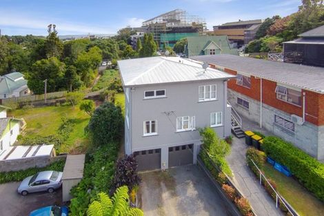 Photo of property in 5 Pendarves Street, New Plymouth, 4310