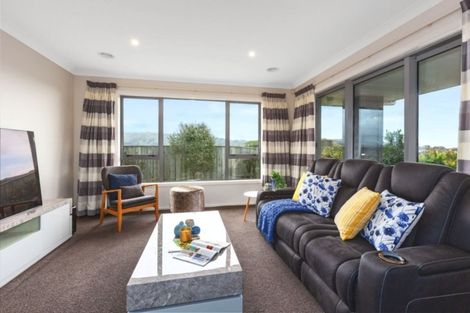 Photo of property in 32 Sumner Terrace, Aotea, Porirua, 5024
