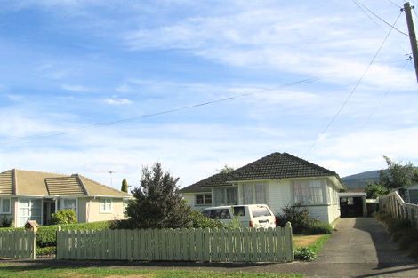 Photo of property in 8 Robertson Street, Elderslea, Upper Hutt, 5018